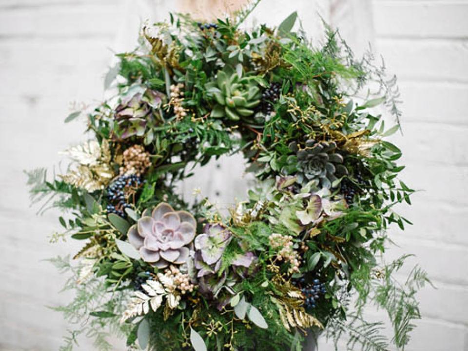 Making Wreaths From Dried Hydrangea Flowers